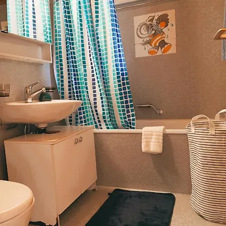 Nue Hus Apartment *